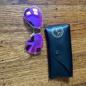 pink aviator ray bans.